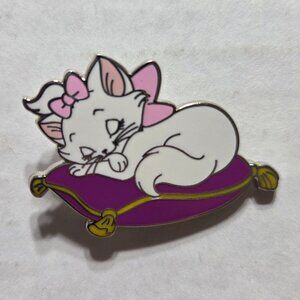 Marie (Aristocats) 2022 Disney 'Sweet Dreams' Mystery Pin